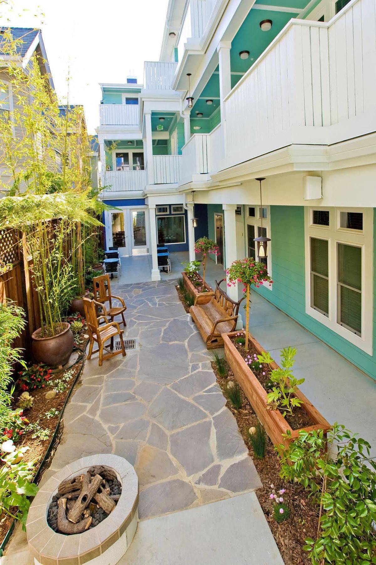 Pacific Blue Hotel 4*